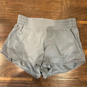 Lululemon Hotty Hot High Rise 2.5 Shorts. Size 4.
